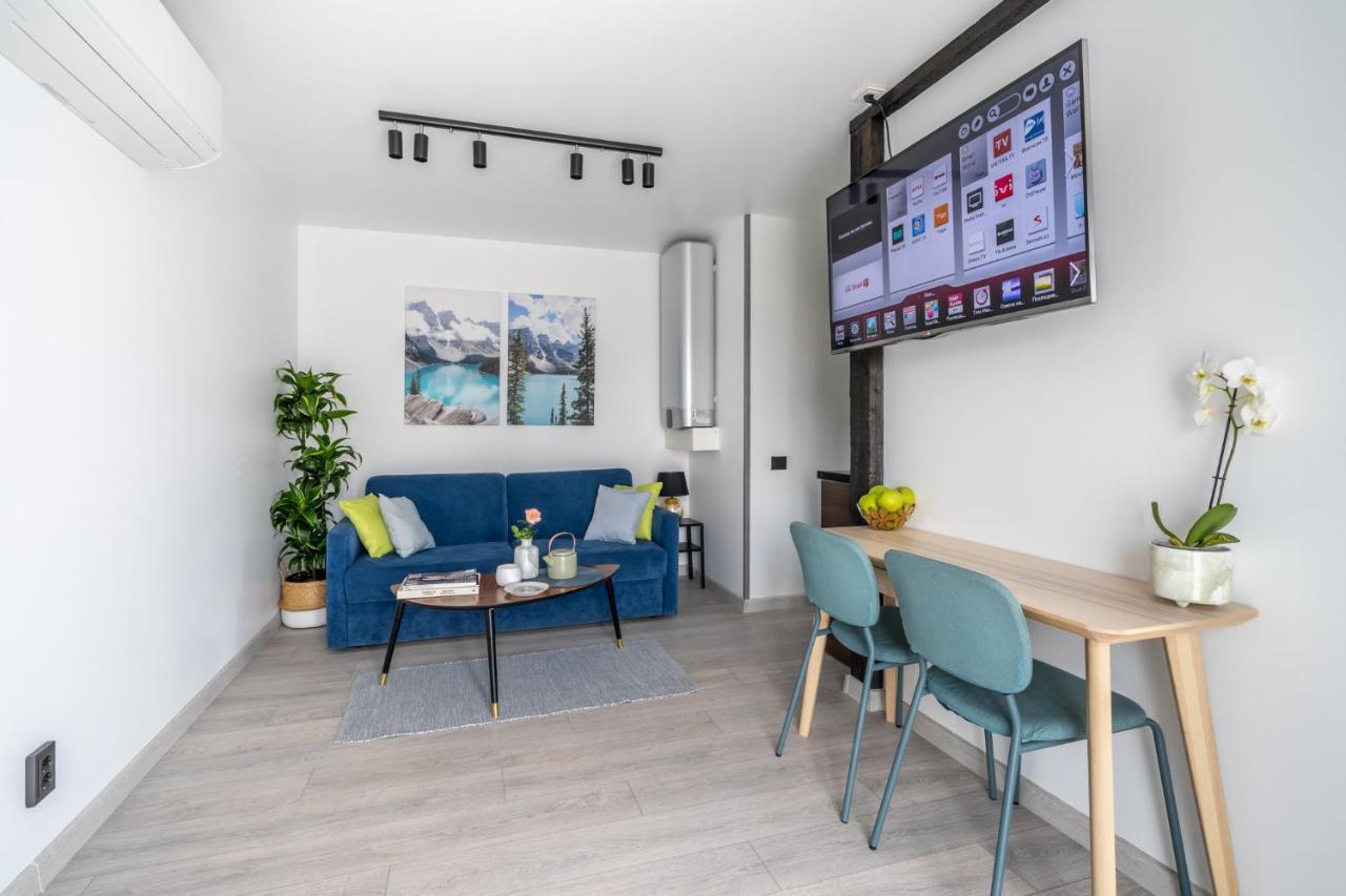 Вилла Family Garden House With Free Private Parking & Playground Рига Экстерьер фото