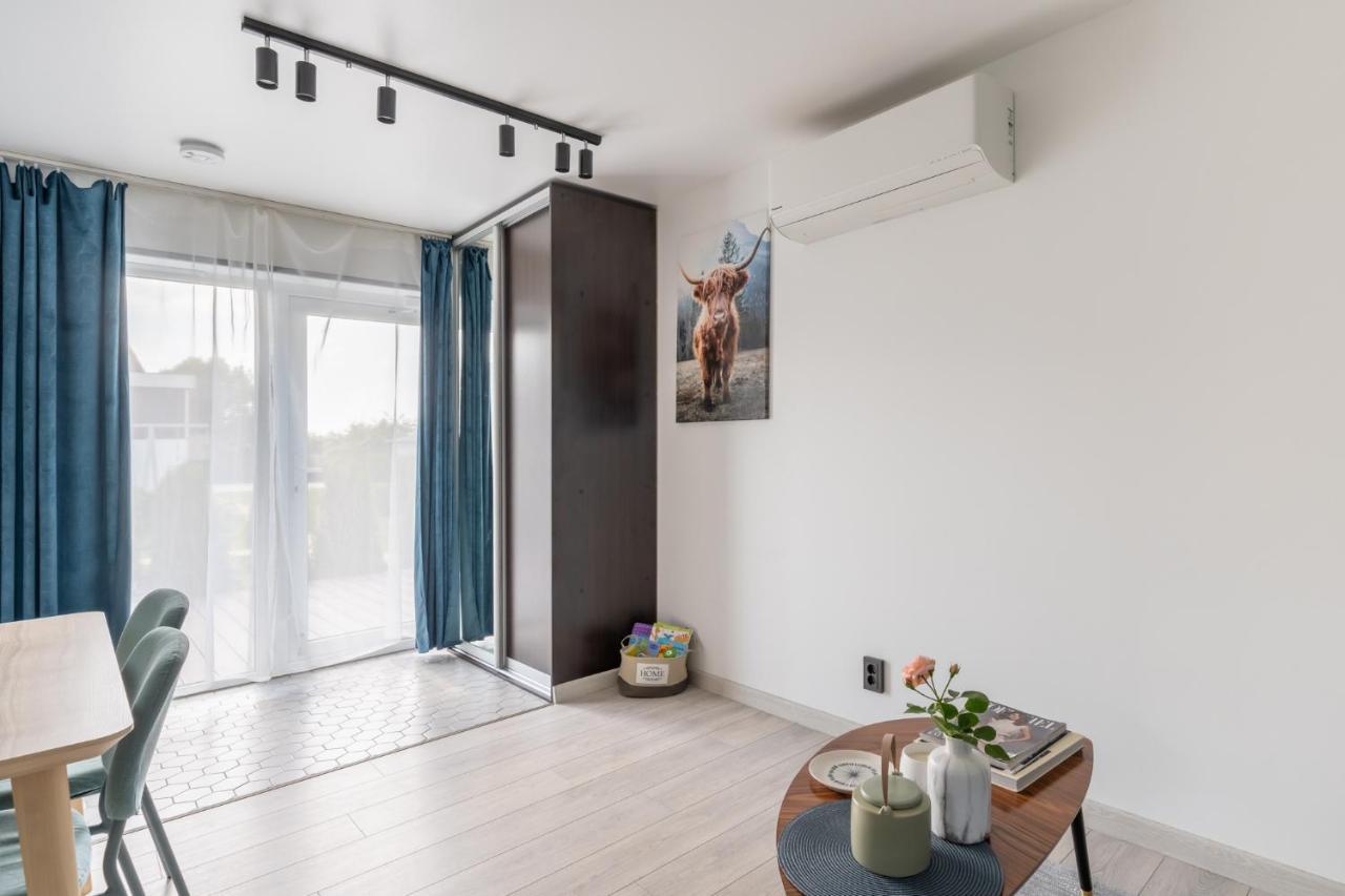 Вилла Family Garden House With Free Private Parking & Playground Рига Экстерьер фото