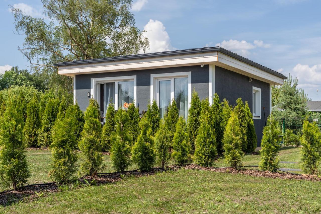 Вилла Family Garden House With Free Private Parking & Playground Рига Экстерьер фото