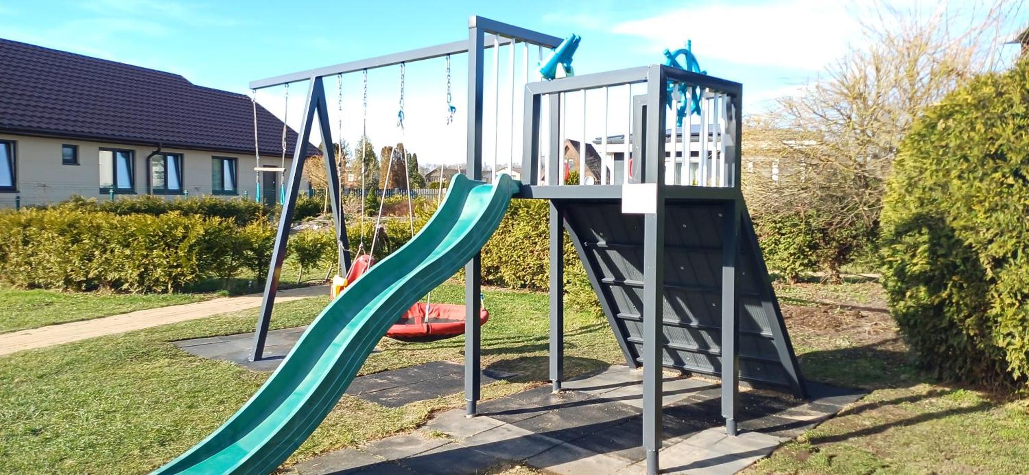 Вилла Family Garden House With Free Private Parking & Playground Рига Экстерьер фото